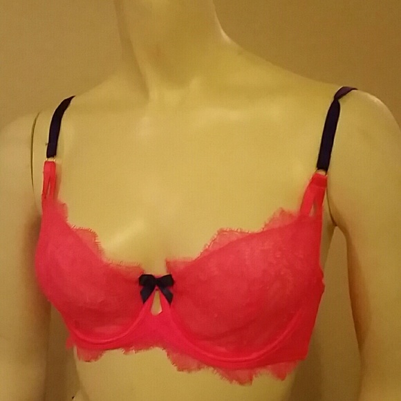 Victoria Secret bra - Picture 1 of 3